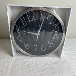 Round Wall Clock Silver Black 10” New